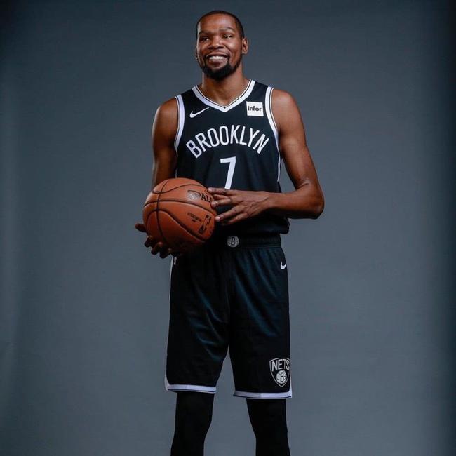 在攻防两端 在攻防两端