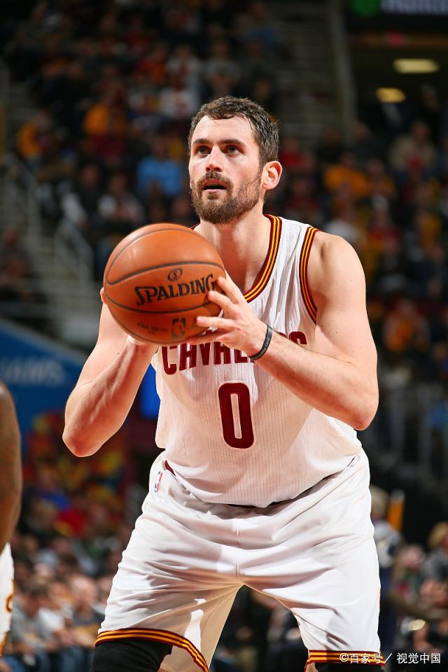 同时强调了 同时强调了